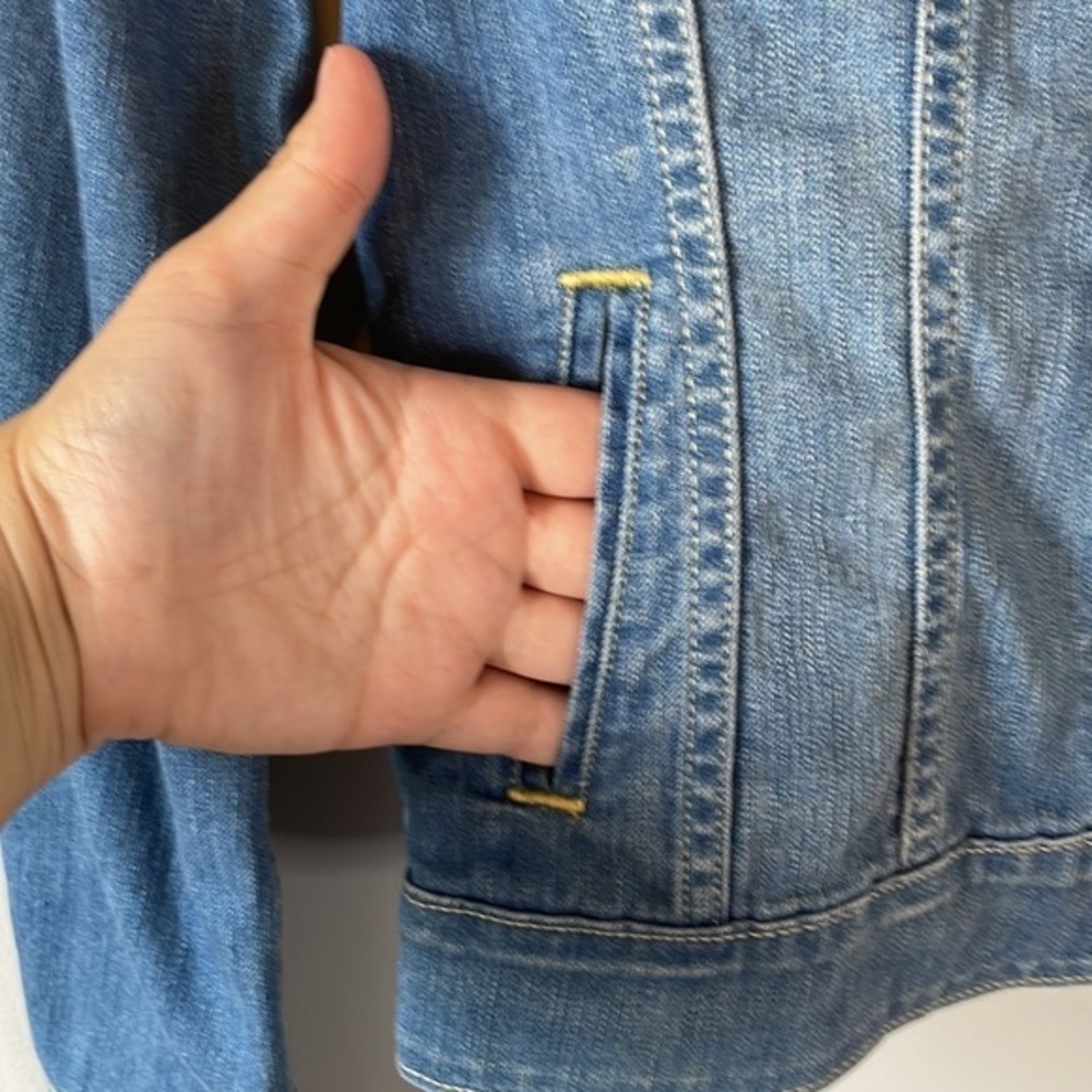 LEVI’S Jean Jacket 💙 M - Picture 2 of 10